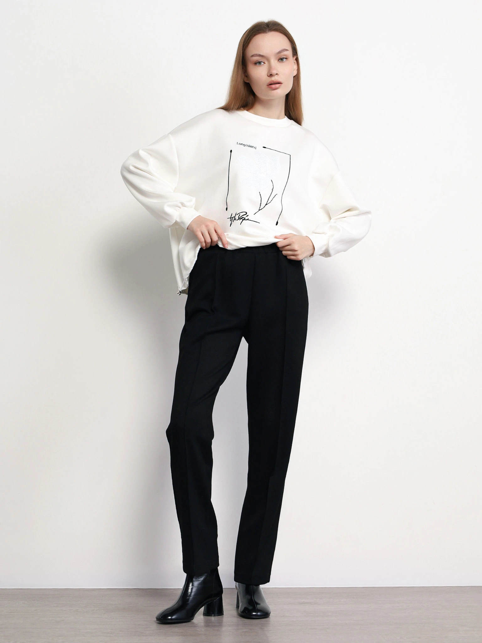 Брюки трикотажные черного цвета с эластичным поясом